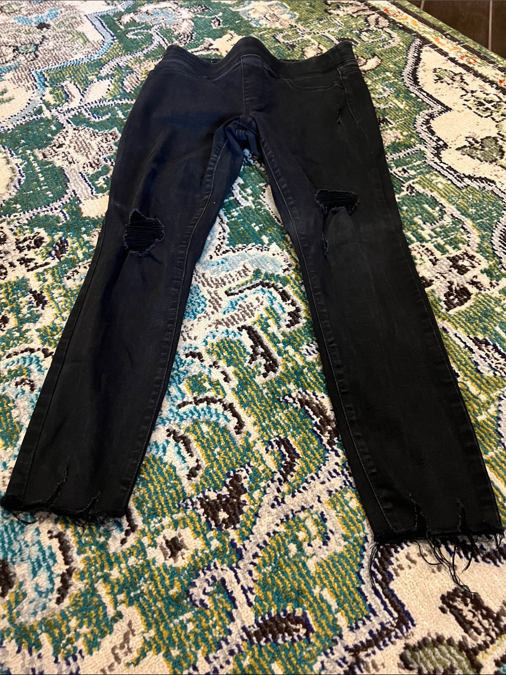 Old Navy Black Skinny Jeans with Knee Rips